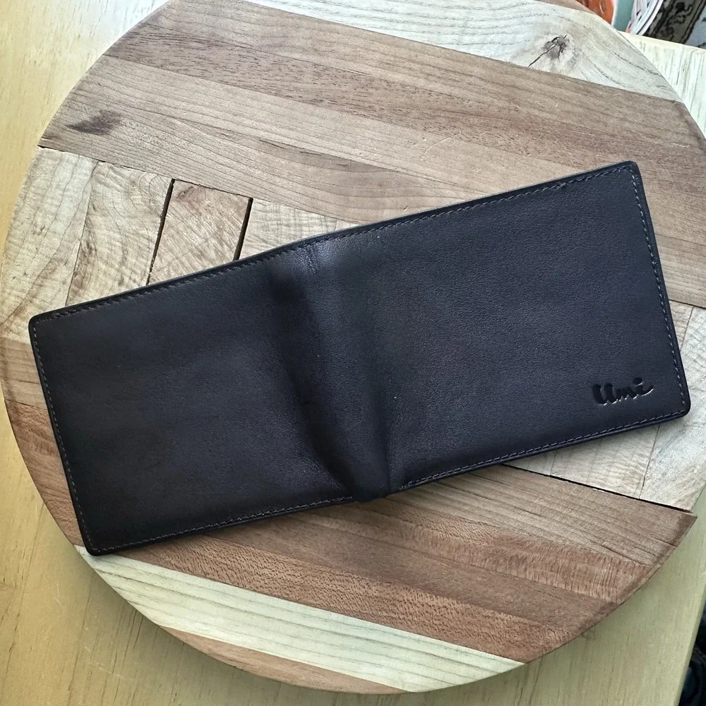 Vintage UMi Designs Genuine Leather Wallet Bi-Fold 4 Inch Card‎ Slots Brown NWOT